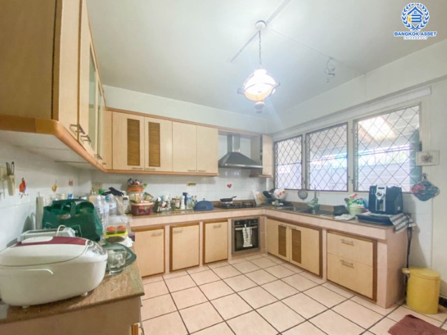 *****ทาวน์โฮม 3 ชั้นมือสองย่านกรุงเทพฯ ซอยวงศ์สว่าง-บางซื่อ บ้านพร้อมอยู่ เนื้อที่ 37 ตร.ว. พื้นที่ใช้สอยมากถึง 250 ตร.ม. มาพร้อมฟังก์ชัน 3 ห้องนอน 2 ห้องน้ำ 1 ที่จอดรถ บนทำเลติดถนนกรุงเทพฯ-นนท์ ใกล้รถไฟฟ้าสายสีม่วง "สถานีวงศ์สว่าง"